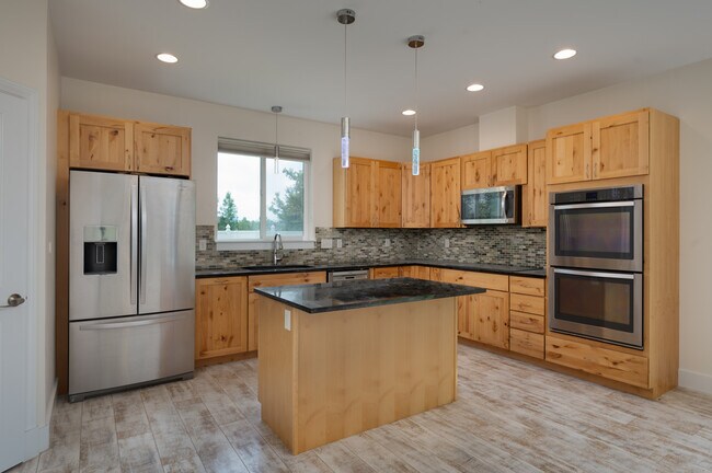 Foto del edificio - 140 Stephanie Ln