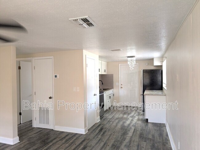 Foto del edificio - 8942 Temple Terrace Hwy