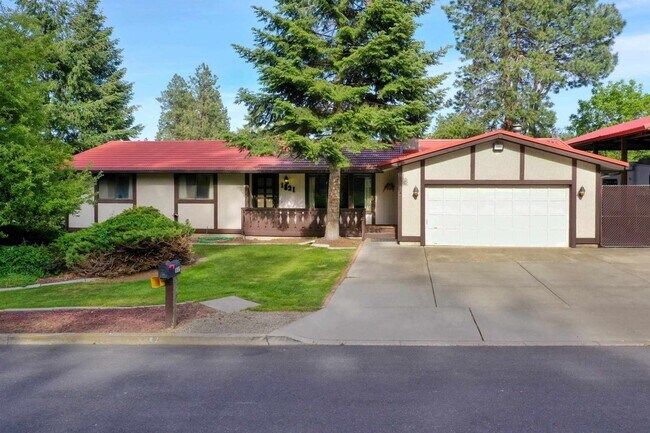 Foto del edificio - 4 Bed 3 Bath Home in Cul-de-sac with Massive 18X40 insulated shop