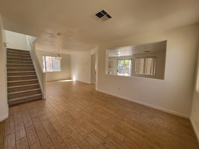 Foto del edificio - 180 Hickory Heights Ave