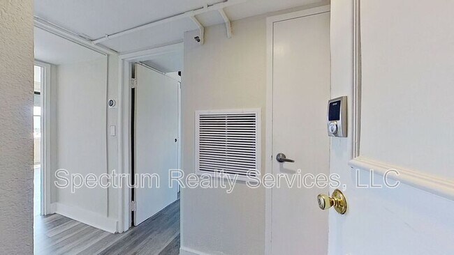 Building Photo - 311 W Ashley St
