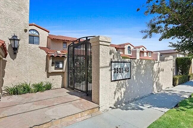 Foto del edificio - 3937 W 182nd St