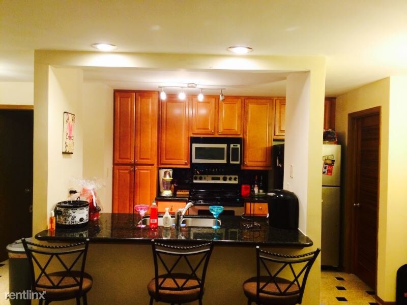 Foto principal - 129 White Oak Ct