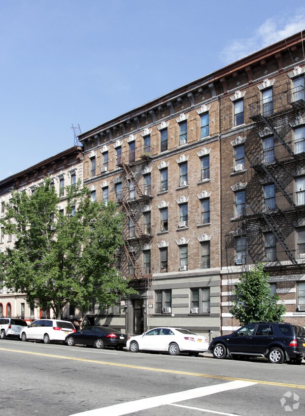 Primary Photo - 132-134 Sherman Ave