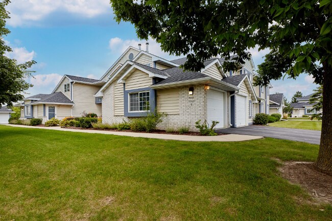Building Photo - 24160 River Park Dr