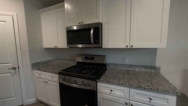 Foto del edificio - 4/2/2 NEWER CONSTRUCTION!