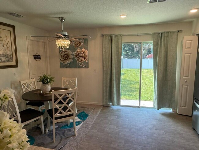 Building Photo - 400 Krassner Dr