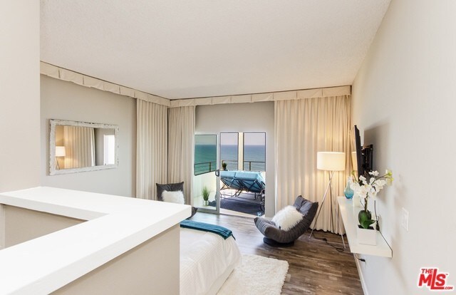 Foto del edificio - 18063 Coastline Dr
