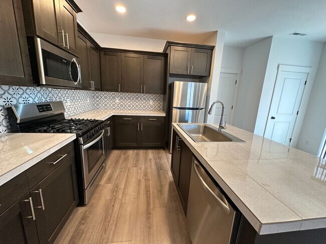 Foto del edificio - 1404 S 29th Blvd