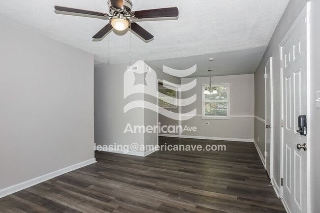 Building Photo - 715 Schroder Ave NE