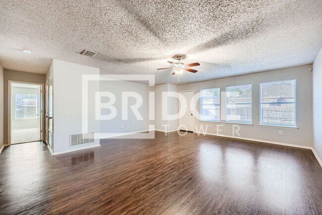 Building Photo - 2817 McIntosh Ct