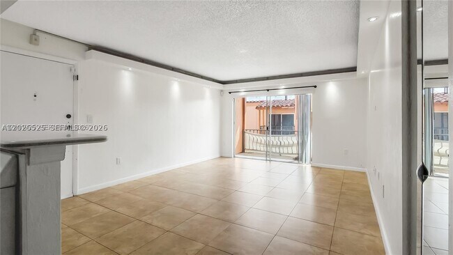 Foto del edificio - 7200 Fairway Dr