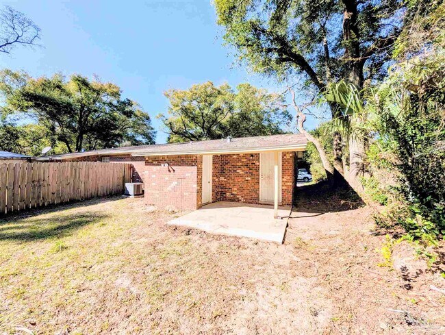 Foto del edificio - 23 Redwood Cir