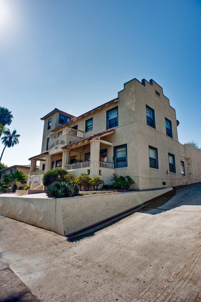 Building Photo - Torre Del Mar