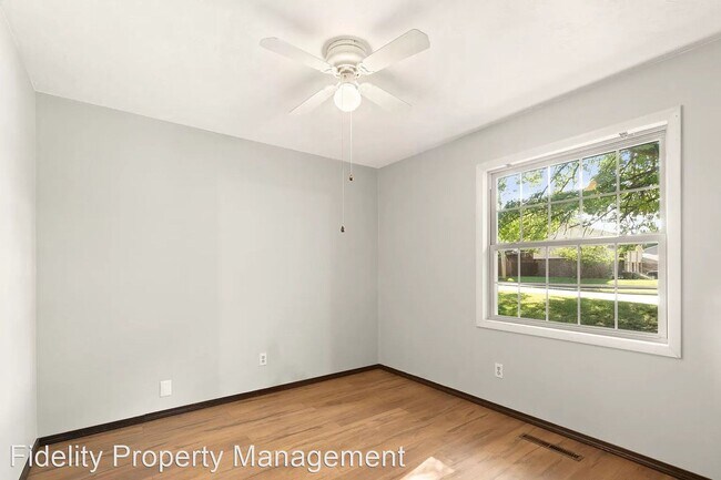 Foto del edificio - 3642 S Farm Rd 135