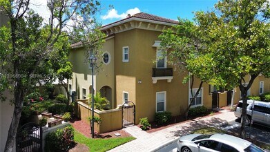 Building Photo - 2851 Prospect 704