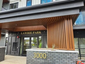 Building Photo - 100 Banister Dr
