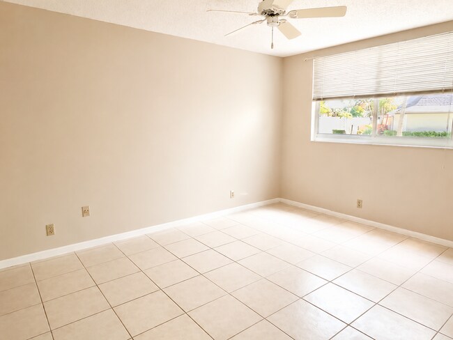 Foto del edificio - 2865 SW 22nd Ave
