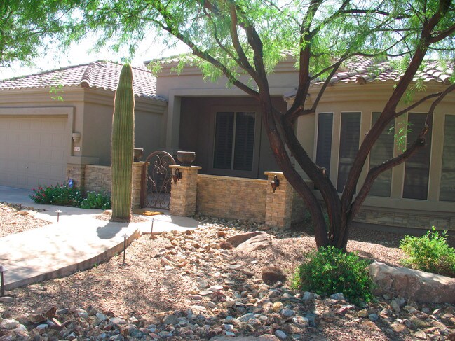 Building Photo - 12543 E Mercer Ln