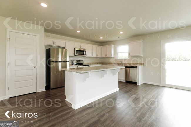 Building Photo - 210 Western Red Cedar Dr