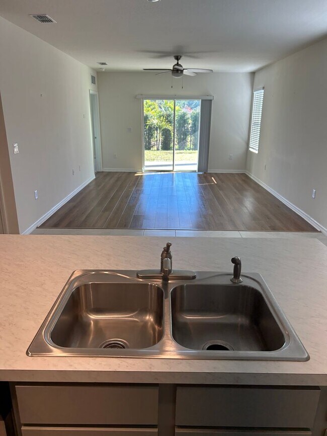 Building Photo - Woodbridge Lakes (New Community)