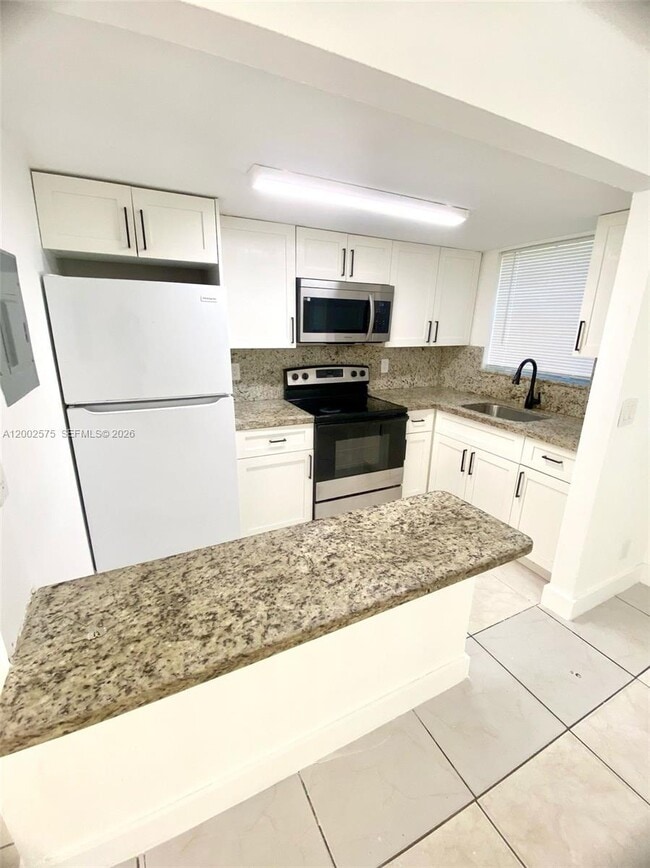 Foto del edificio - 850 SW 74th Terrace