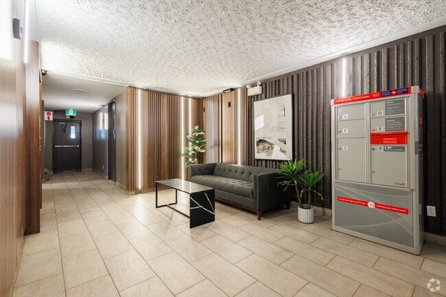 Lobby Photo - Villa Saint-Jean