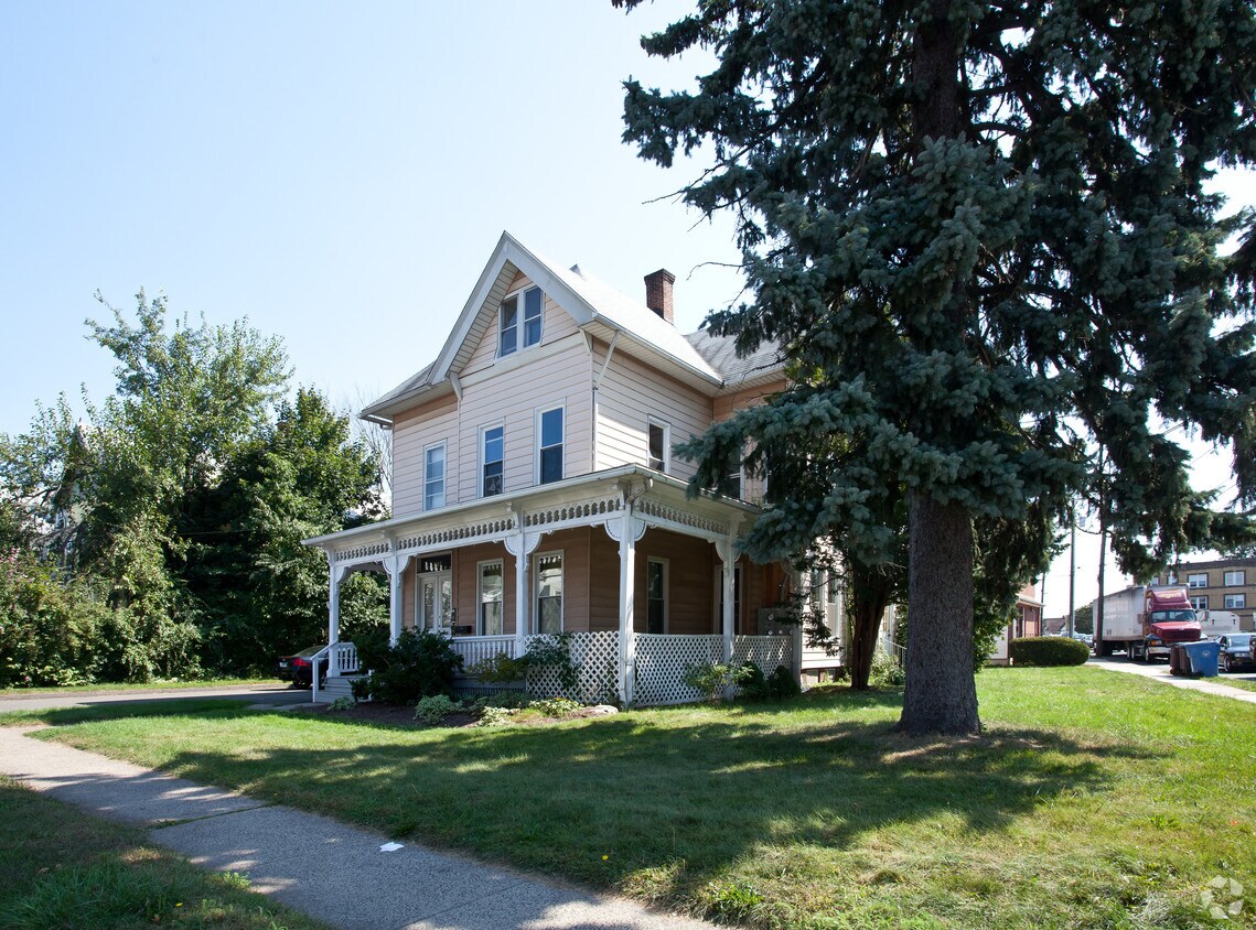Primary Photo - 295 Chestnut St