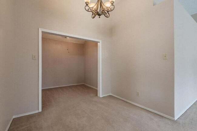 Foto del edificio - 10418 N Pagewick