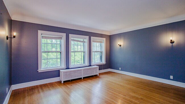 Building Photo - 442 Elmwood Ave