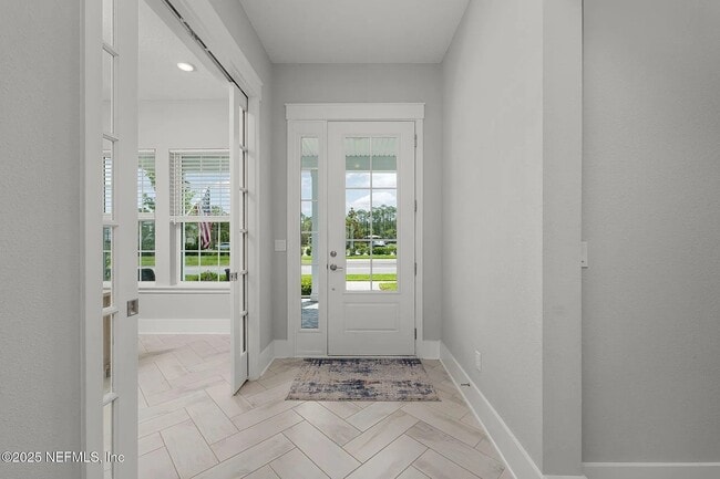 Building Photo - 40 Blue Hampton Dr