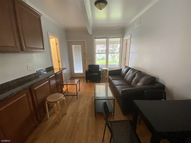 Building Photo - 6 br, 2 bath  - 503 Elm St Apt 1 #1