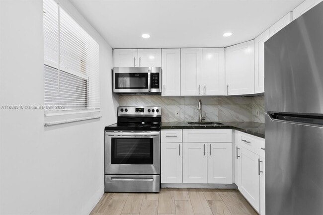 Photo - 1109 NE 6th Ave Apartment