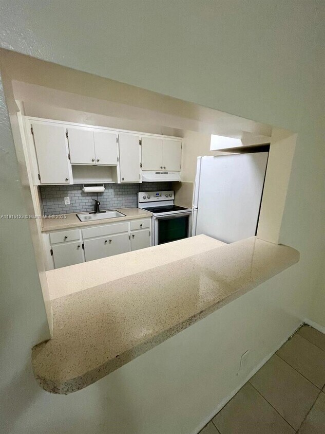 Primary Photo - 1 bedroom in Hollywood FL 33020