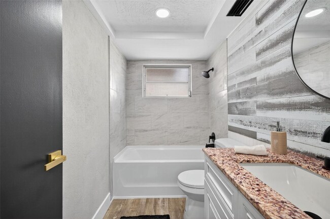 Building Photo - 8510 Wagon Wheel Ln