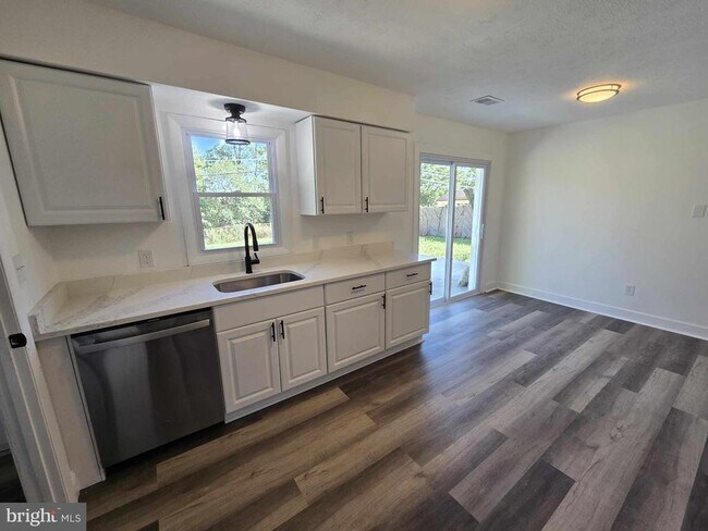 Foto del edificio - 254 Princeton St