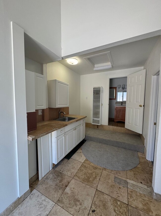 Building Photo - COASTAL LIVING AT ITS FINEST: VERSATILE 5 ...