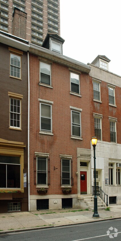 Primary Photo - 1429 Spruce St