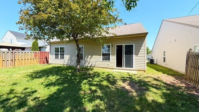 Building Photo - SOUTHEAST SIDE 3 BEDROOM/2 BATH RANCH AVAILABLE NOW!