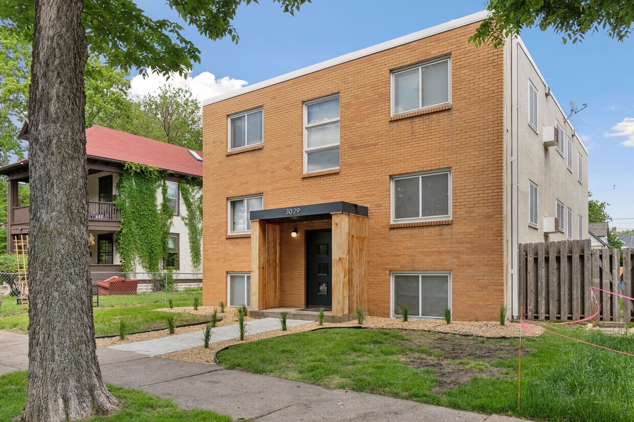Primary Photo - 3029 Garfield Ave