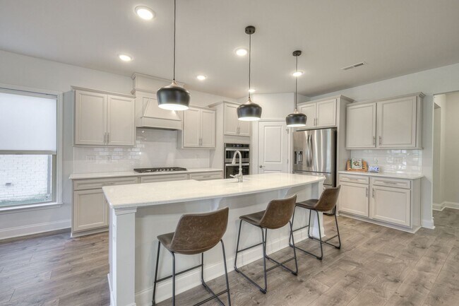 Building Photo - Charming 3BR Home in Great Neighborhood