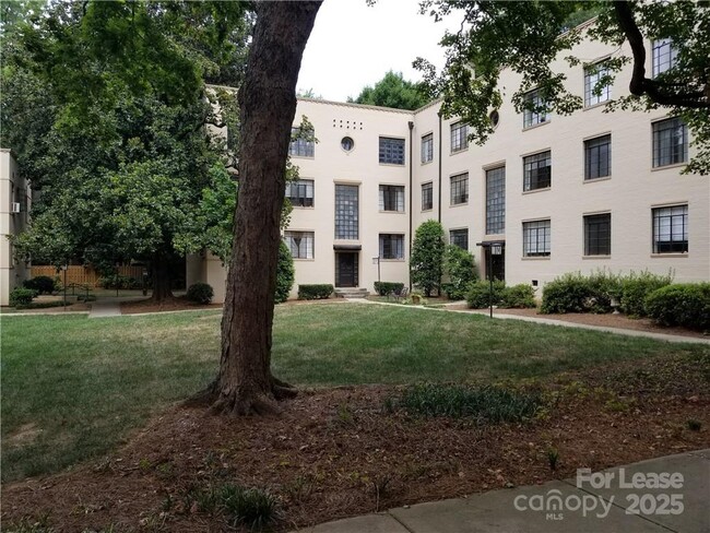 Building Photo - 1121 Myrtle Ave