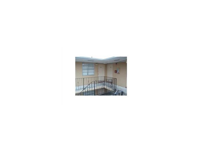 Building Photo - 3903 SW 78th Ct