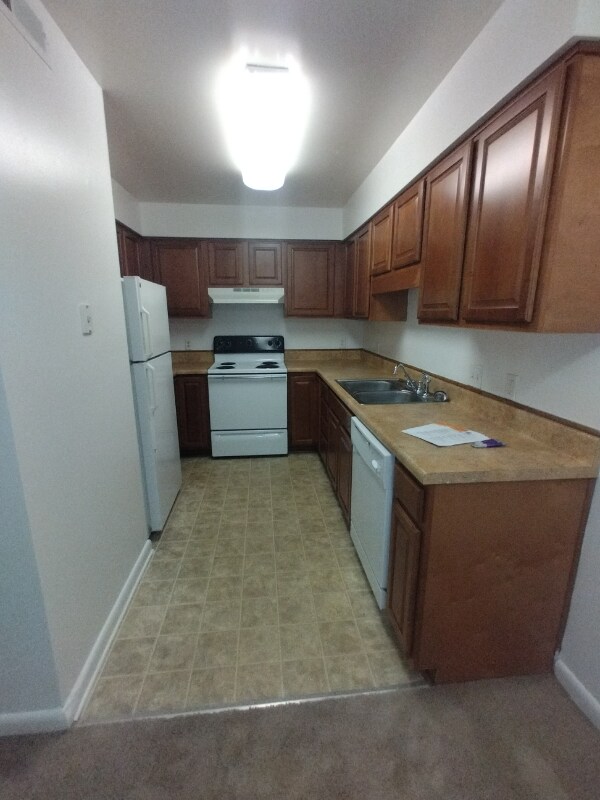 Building Photo - 600 Reusens Rd