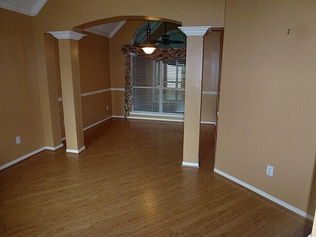 Building Photo - 7011 Maidstone Dr