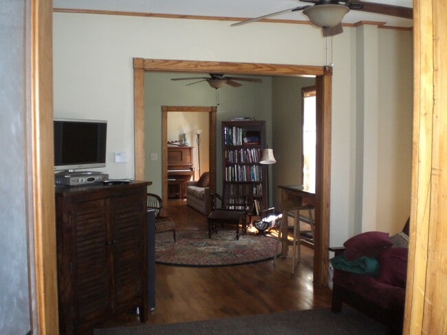 Building Photo - 122 West Arch Street