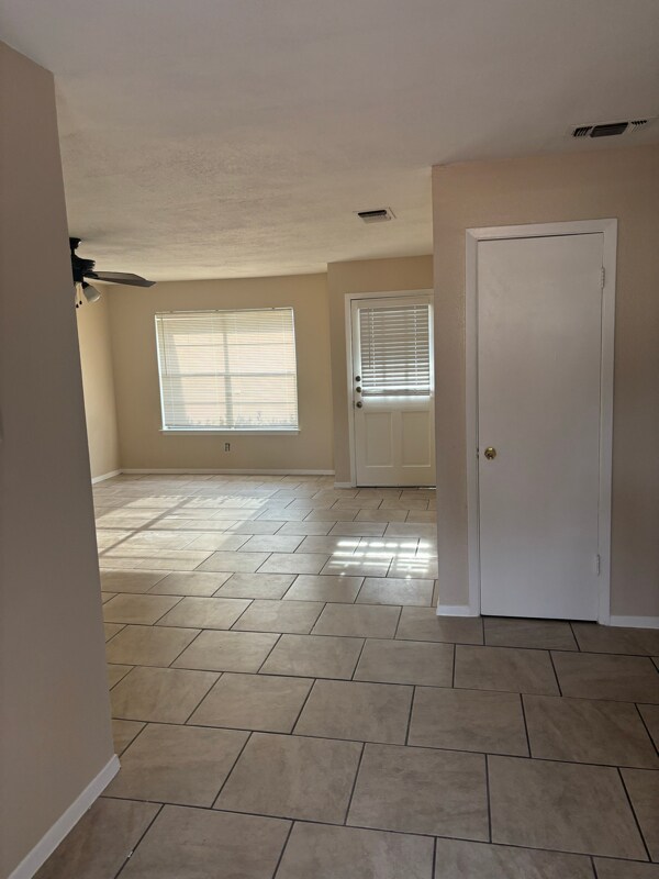 Building Photo - 3225 Crites St