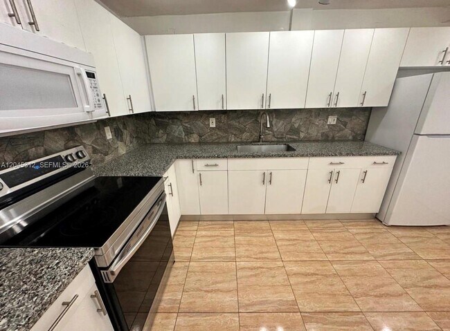 Foto del edificio - 1470 NE 125th Terrace
