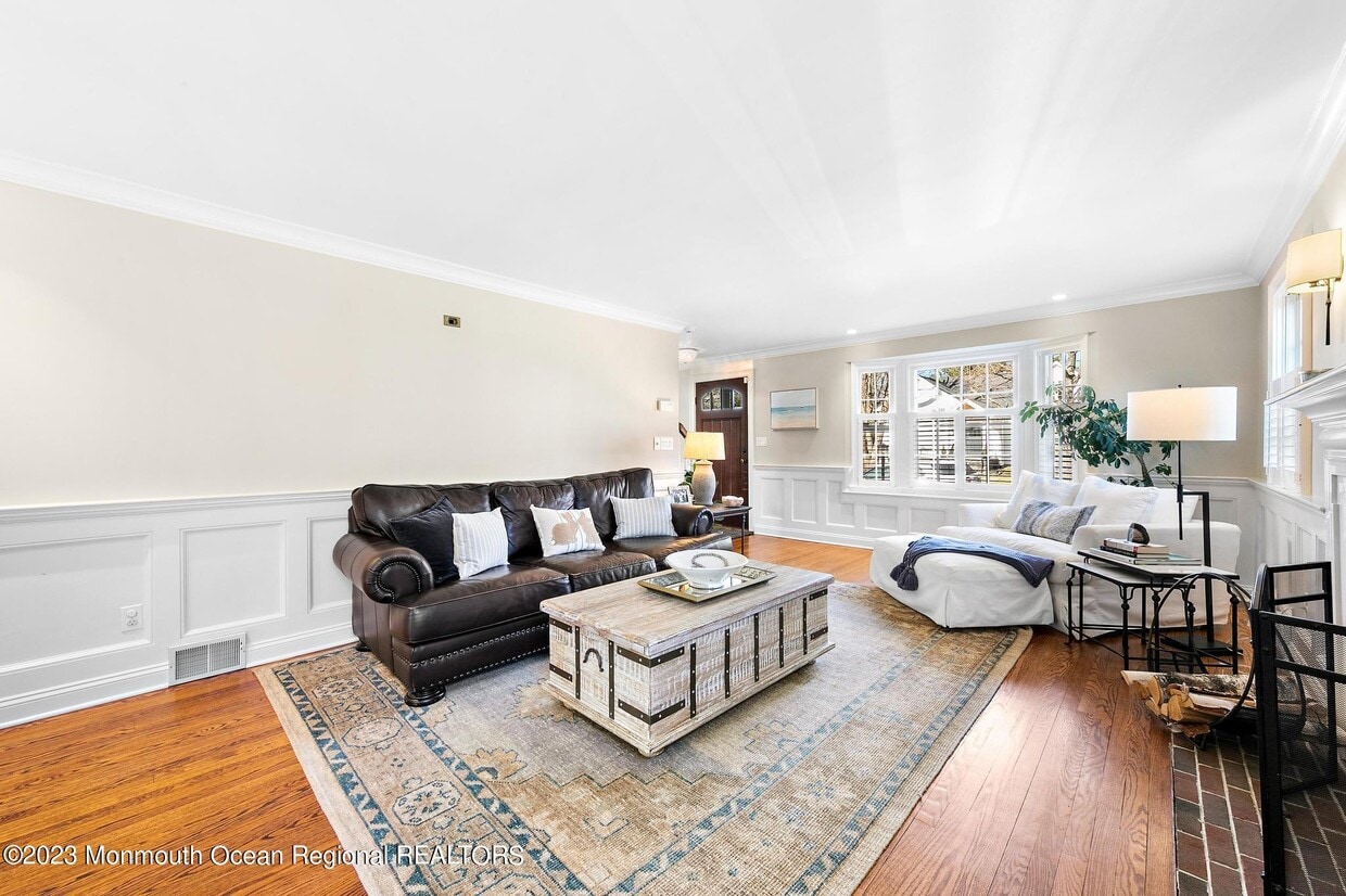 Primary Photo - 76 Heights Terrace