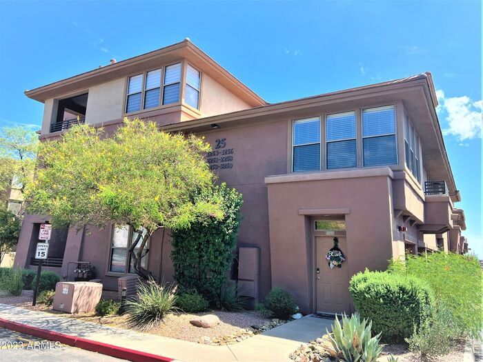 Foto principal - Beautiful 2 Bed, 2 Bath Scottsdale Condo i...